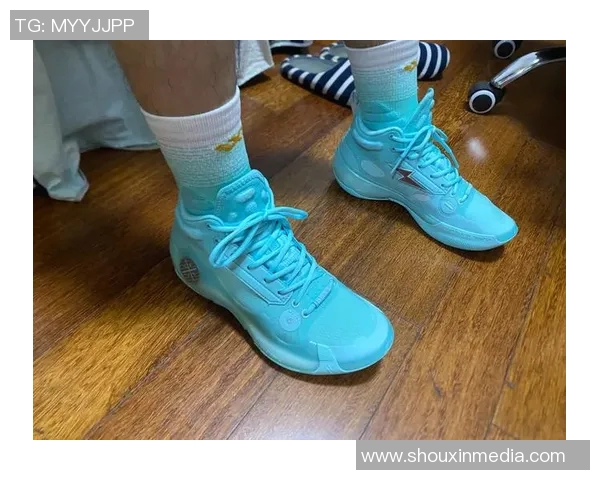 球袜的演变与时尚潮流融合：从运动功能到日常穿搭的多样化选择