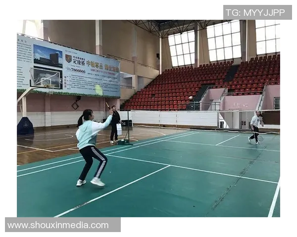 黄敏专访：追忆羽毛球生涯的辉煌与挑战